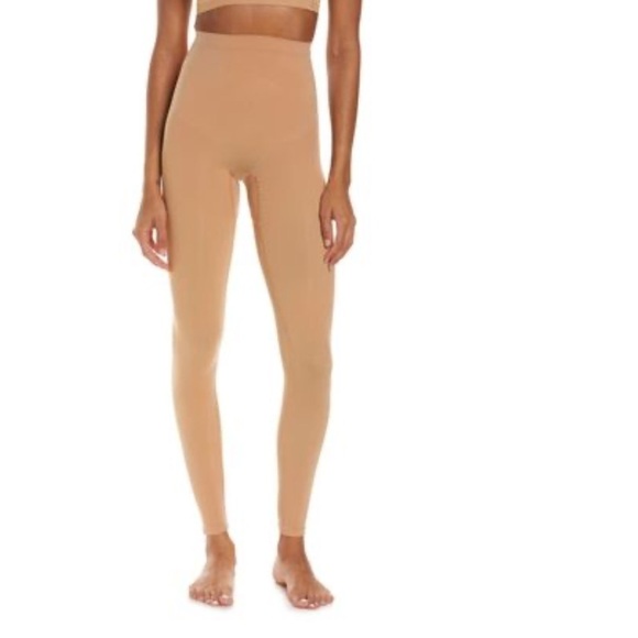 SKIMS Pants - SKIMS Sculpting Seamless Leggings Clay color size XXS/XS